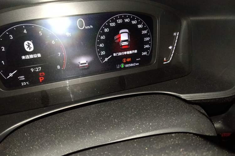 Used Honda Civic 2023 240TURBO CVT Dynamic Edition Odometer Close Up