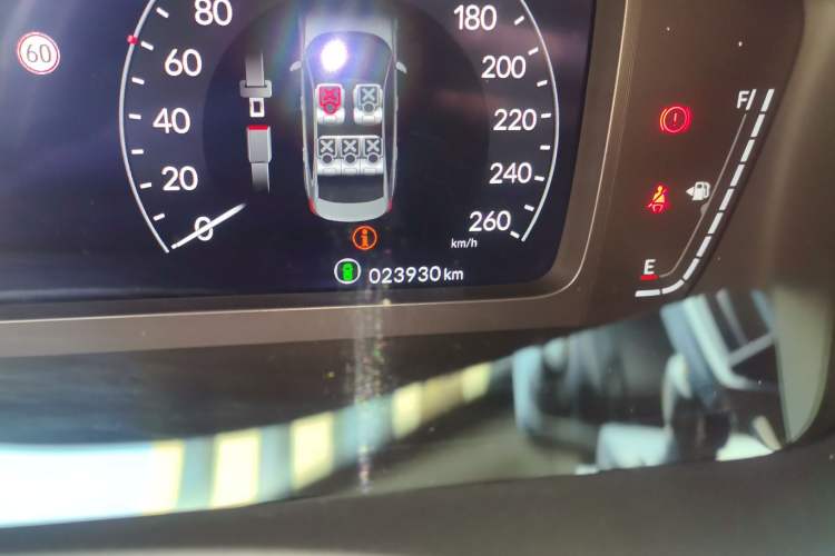 Used Honda Civic 2023 240TURBO CVT Dynamic Edition Odometer Close Up
