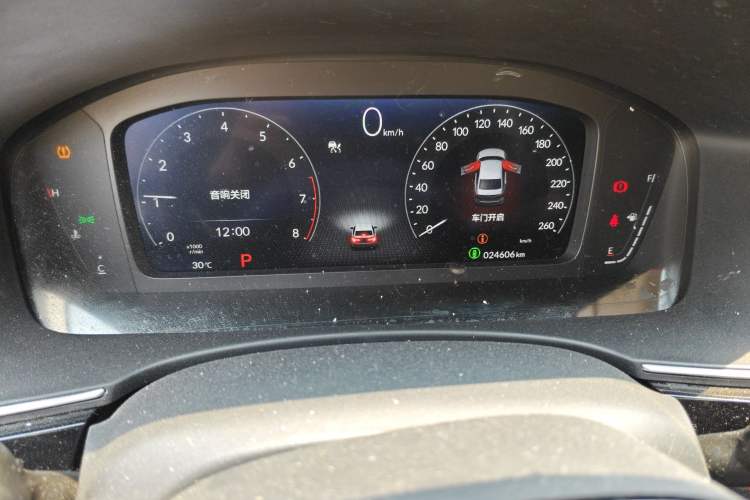 Used Honda Civic 2023 240TURBO CVT Dynamic Control · C-Position Guest Special Edition Odometer Close Up