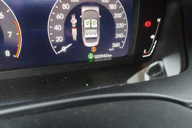 Used Honda Civic 2023 240TURBO CVT Dynamic Edition Odometer Close Up
