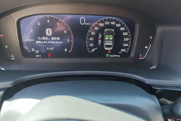 Used Honda Civic 2023 240TURBO CVT Dynamic Edition Odometer Close Up