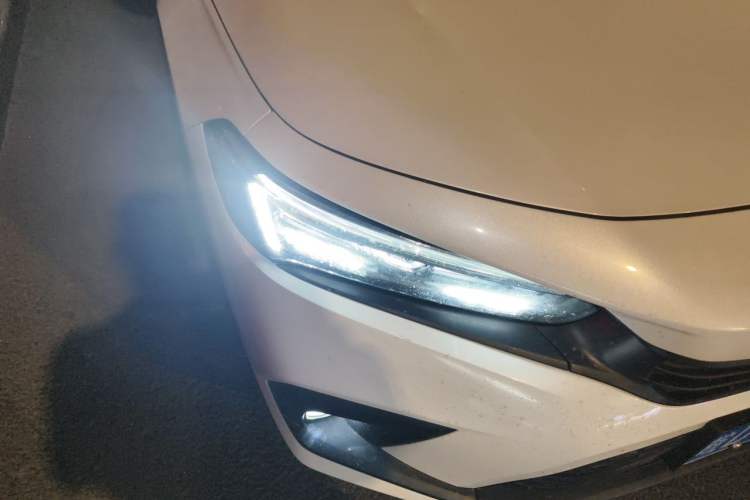 Used Honda Civic 2023 240TURBO CVT Dynamic · Center Stage Special Edition Right Front Headlight