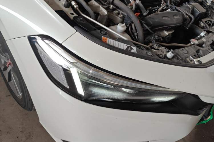 Used Honda Civic 2023 240TURBO CVT Dynamic Edition Right Front Headlight