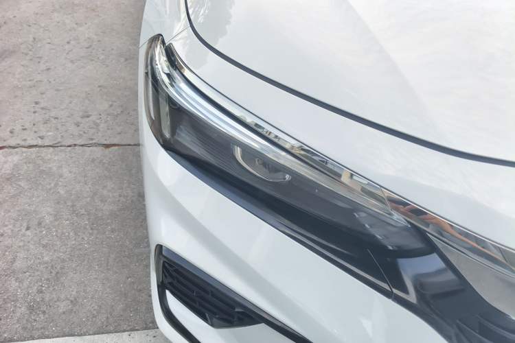 Used Honda Civic 2023 240TURBO CVT Dynamic · Center Stage Special Edition Right Front Headlight