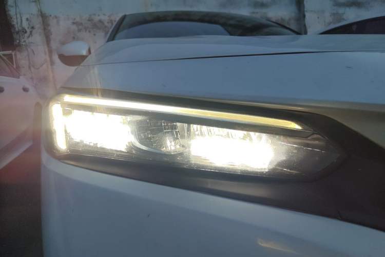 Used Honda Civic 2023 2.0L eHEV Pioneer Edition Right Front Headlight