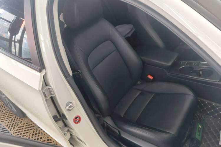 Used Honda Civic 2023 240TURBO CVT Dynamic Edition Right Front Seat