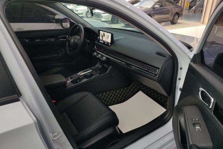 Used Honda Civic 2023 2.0L eHEV Pioneer Edition Right Front Seat