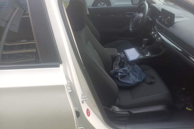 Used Honda Civic 2023 240TURBO CVT Dynamic Edition Right Front Seat