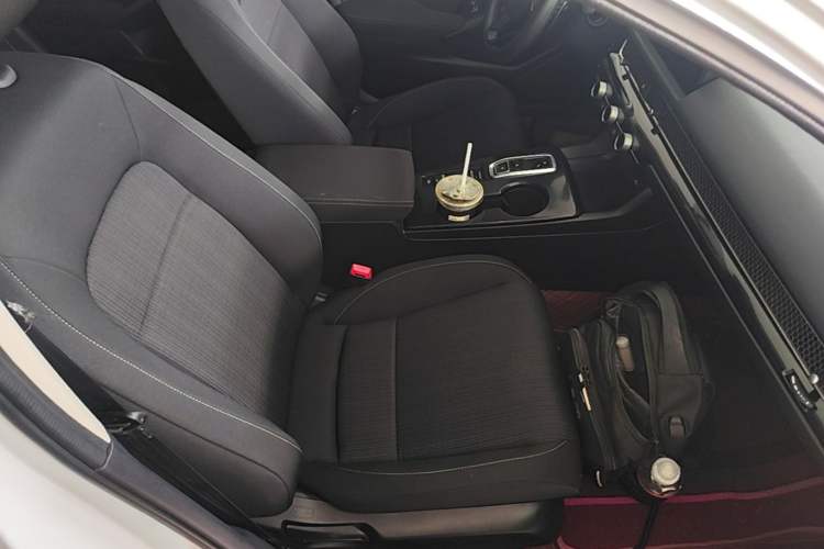 Used Honda Civic 2023 2.0L eHEV Pioneer Edition Right Front Seat