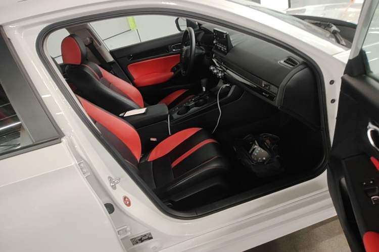 Used Honda Civic 2023 240TURBO CVT Dynamic Edition Right Front Seat
