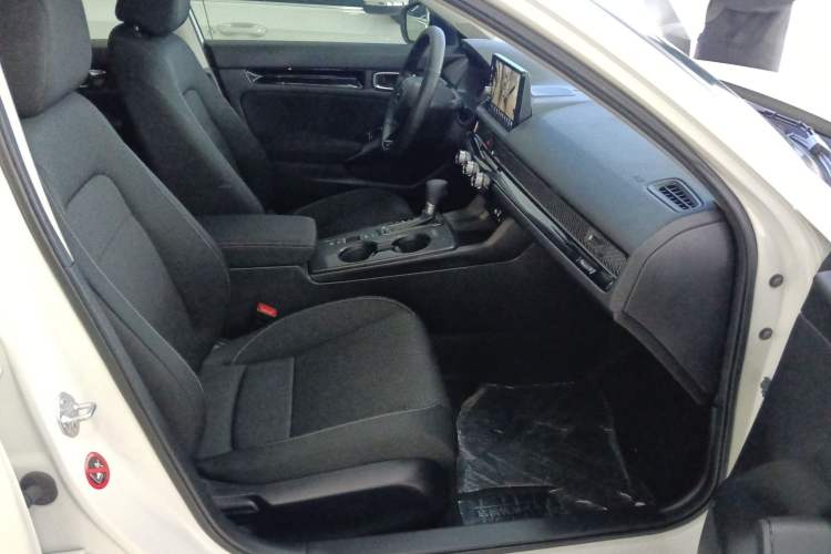Used Honda Civic 2023 240TURBO CVT Dynamic Edition Right Front Seat