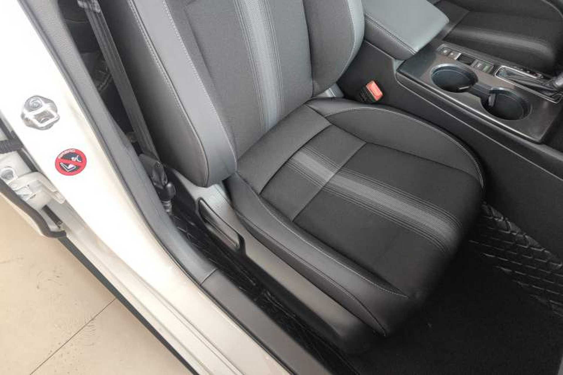 Used Honda Civic 2023 HATCHBACK 240TURBO CVT Extreme Edition Right Front Seat