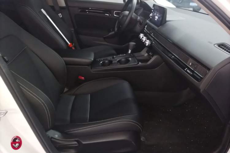 Used Honda Civic 2023 240TURBO CVT Dynamic Edition Right Front Seat