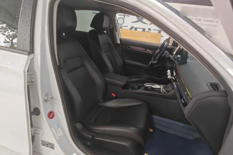 Used Honda Civic 2023 2.0L eHEV Pioneer Edition Right Front Seat