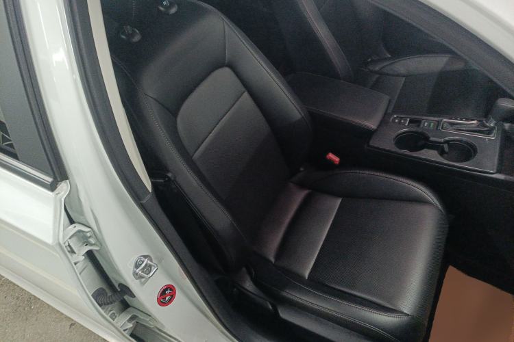 Used Honda Civic 2023 240TURBO CVT Dynamic · Center Stage Special Edition Right Front Seat