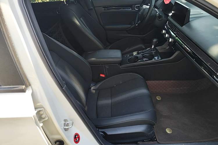 Used Honda Civic 2023 HATCHBACK 240TURBO CVT Extreme Edition Right Front Seat