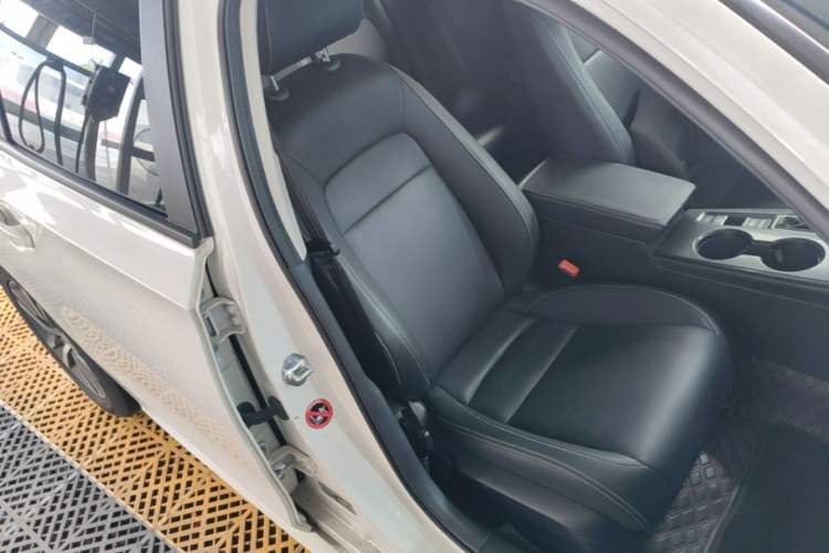 Used Honda Civic 2023 240TURBO CVT Dynamic Edition Right Front Seat