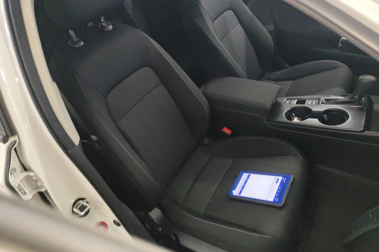 Used Honda Civic 2023 240TURBO CVT Dynamic · Center Stage Special Edition Right Front Seat