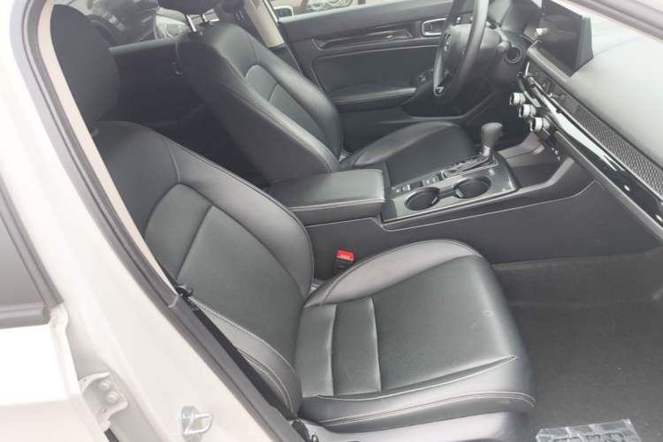 Used Honda Civic 2023 240TURBO CVT Dynamic Edition Right Front Seat