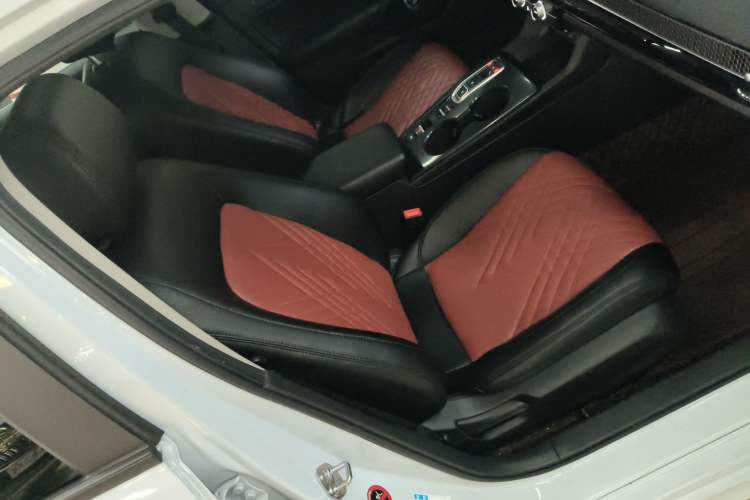 Used Honda Civic 2023 2.0L eHEV Pioneer Edition Right Front Seat