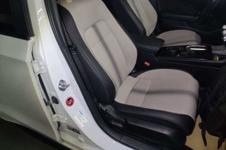Used Honda Civic 2023 HATCHBACK 2.0L eHEV Extreme Control Edition Right Front Seat