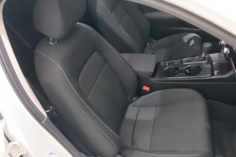 Used Honda Civic 2023 240TURBO CVT Dynamic Edition Right Front Seat