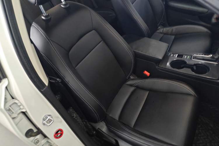 Used Honda Civic 2023 240TURBO CVT Dynamic · Center Stage Special Edition Right Front Seat