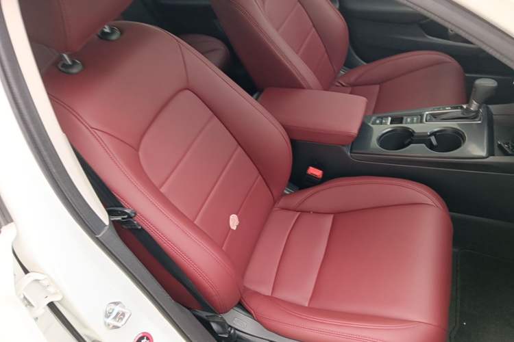 Used Honda Civic 2023 240TURBO CVT Dynamic · Center Stage Special Edition Right Front Seat