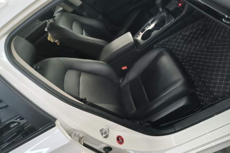 Used Honda Civic 2023 240TURBO CVT Dynamic · Center Stage Special Edition Right Front Seat