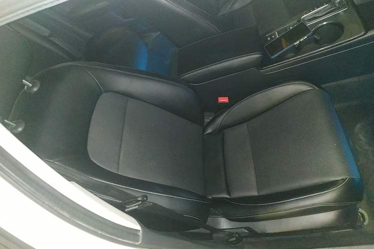 Used Honda Civic 2023 240TURBO CVT Dynamic · Center Stage Special Edition Right Front Seat