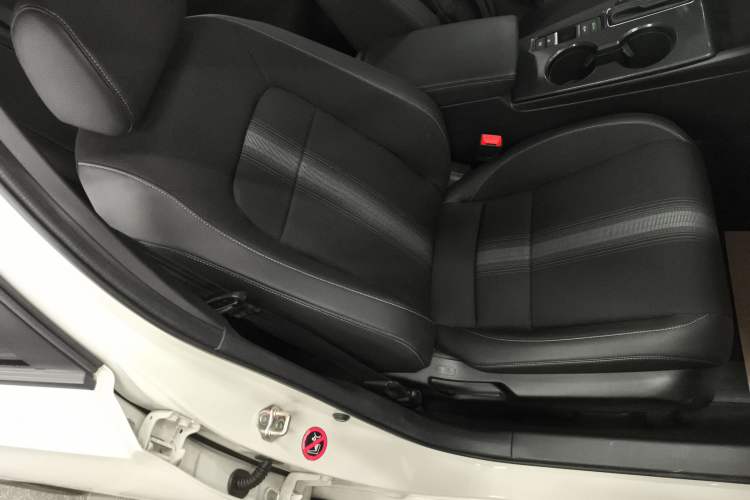 Used Honda Civic 2023 HATCHBACK 240TURBO CVT Extreme Edition Right Front Seat