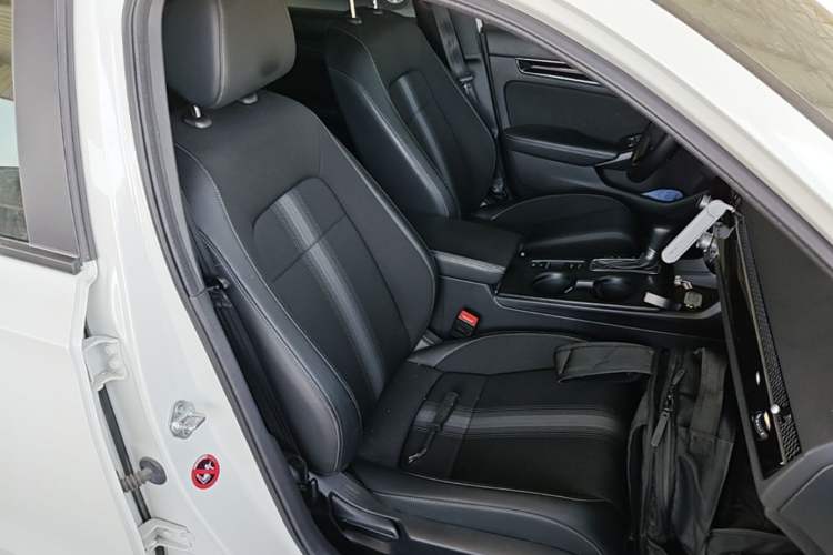 Used Honda Civic 2023 HATCHBACK 240TURBO CVT Extreme Edition Right Front Seat