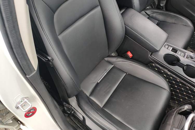 Used Honda Civic 2023 240TURBO CVT Dynamic Edition Right Front Seat