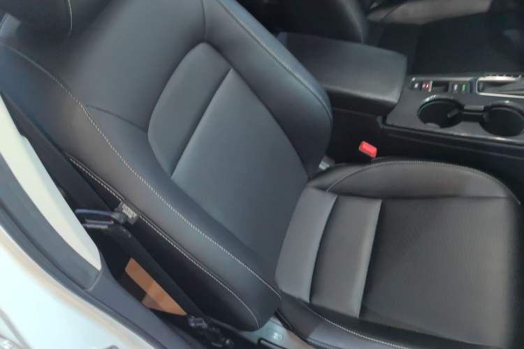 Used Honda Civic 2023 240TURBO CVT Dynamic Edition Right Front Seat