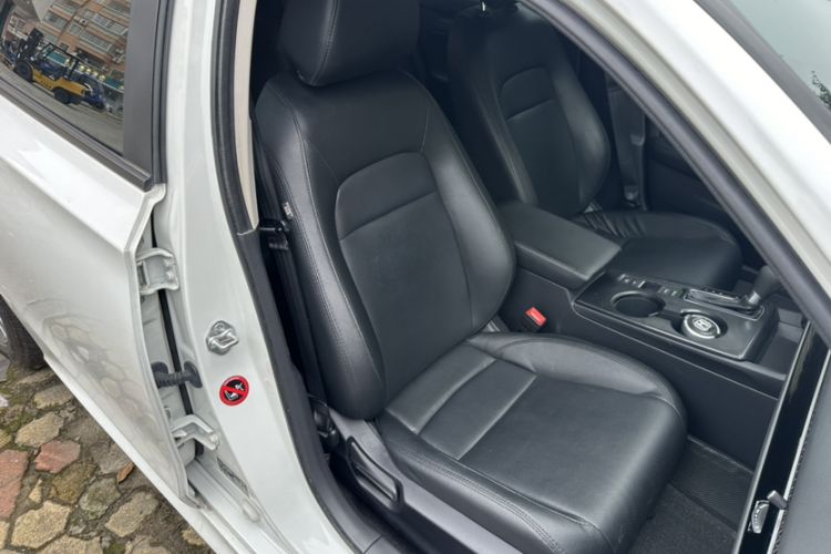 Used Honda Civic 2023 240TURBO CVT Dynamic Edition Right Front Seat