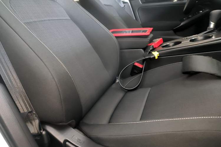 Used Honda Civic 2023 240TURBO CVT Dynamic · Center Stage Special Edition Right Front Seat