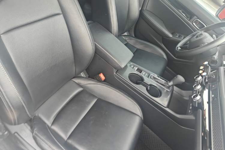 Used Honda Civic 2023 240TURBO CVT Dynamic Edition Right Front Seat