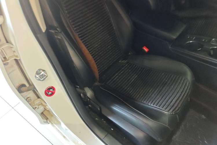 Used Honda Civic 2023 240TURBO CVT Dynamic Edition Right Front Seat