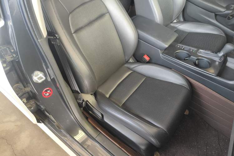 Used Honda Civic 2023 240TURBO CVT Dynamic Edition Right Front Seat