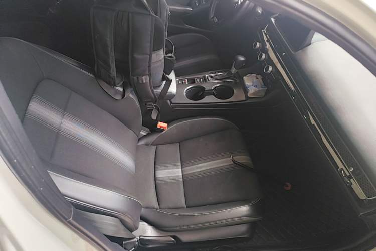 Used Honda Civic 2023 HATCHBACK 240TURBO CVT Extreme Edition Right Front Seat