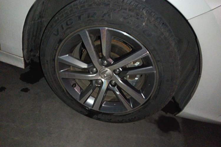 Used Honda Civic 2023 240TURBO CVT Dynamic · Center Stage Special Edition Right Front Wheel Hub