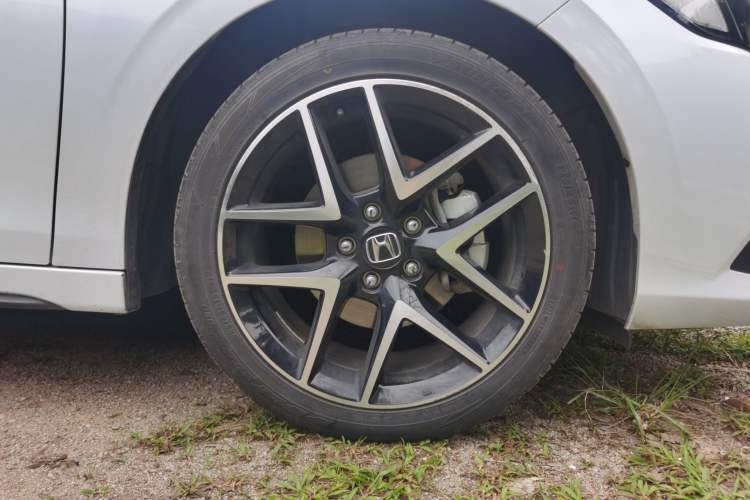 Used Honda Civic 2023 HATCHBACK 2.0L eHEV Extreme Control Edition Right Front Wheel Hub