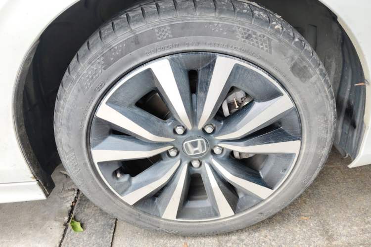 Used Honda Civic 2023 2.0L eHEV Pioneer Edition Right Front Wheel Hub