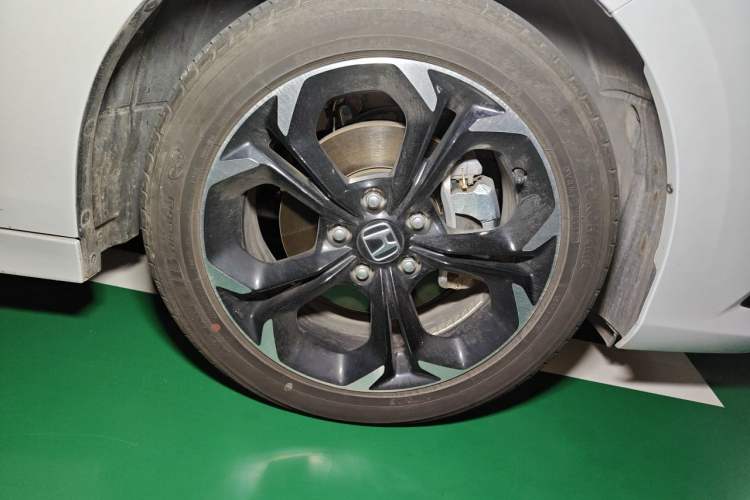 Used Honda Civic 2023 2.0L eHEV Sharp Edition Right Front Wheel Hub