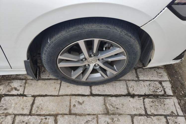 Used Honda Civic 2023 240TURBO CVT Dynamic · Center Stage Special Edition Right Front Wheel Hub
