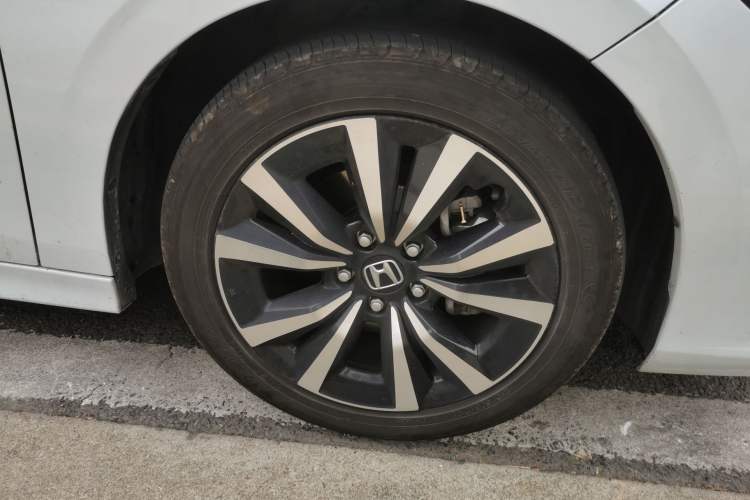 Used Honda Civic 2023 2.0L eHEV Pioneer Edition Right Front Wheel Hub