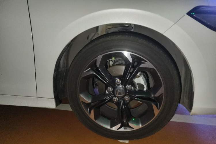 Used Honda Civic 2023 240TURBO CVT Dynamic Control · C-Position Guest Special Edition Right Front Wheel Hub