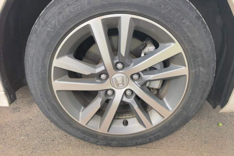 Used Honda Civic 2023 240TURBO CVT Dynamic · Center Stage Special Edition Right Front Wheel Hub