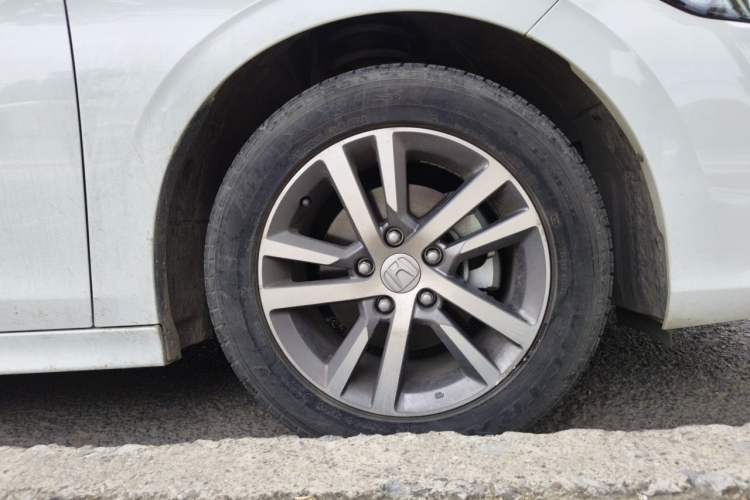 Used Honda Civic 2023 240TURBO CVT Dynamic Edition Right Front Wheel Hub