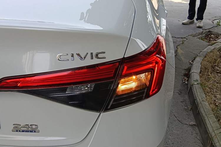 Used Honda Civic 2023 240TURBO CVT Dynamic Edition Right Rear Taillight